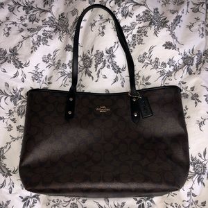 NWT Coach Signature City Zip Tote